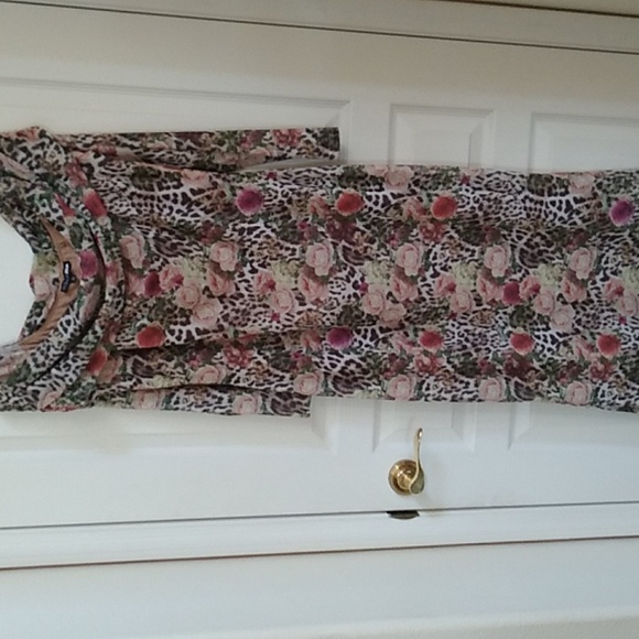 A-BUY NOW- NWOT Fashion Nova Floral Maxi Dress - Picture 10 of 10